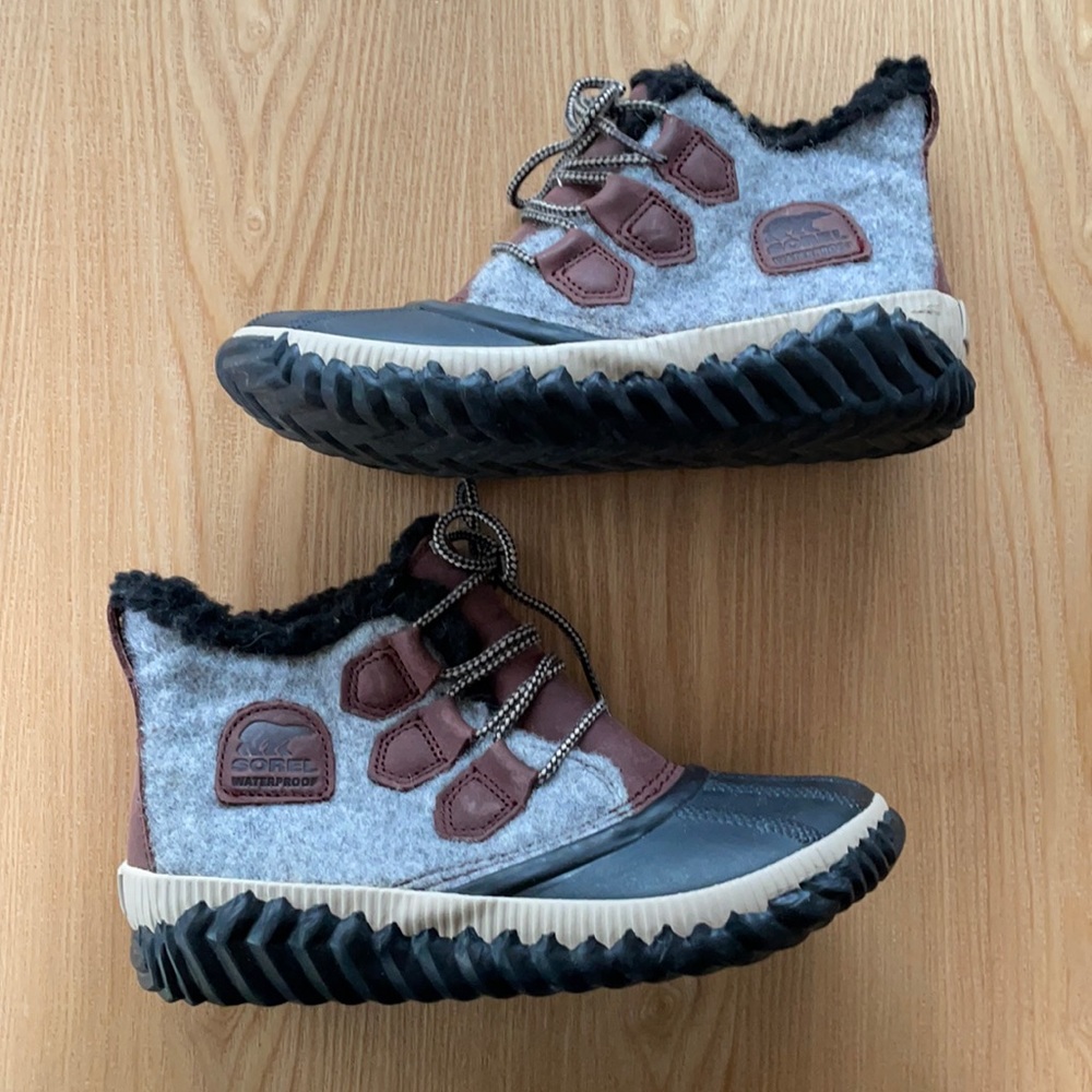 Sorel out n about booties plus felt